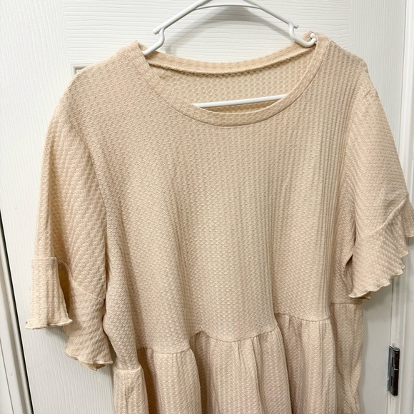 ➕ NWT SHEIN Curve Frenchy Cream Waffle Knit Peplum Top Women’s Plus Size 1X - Picture 3 of 8